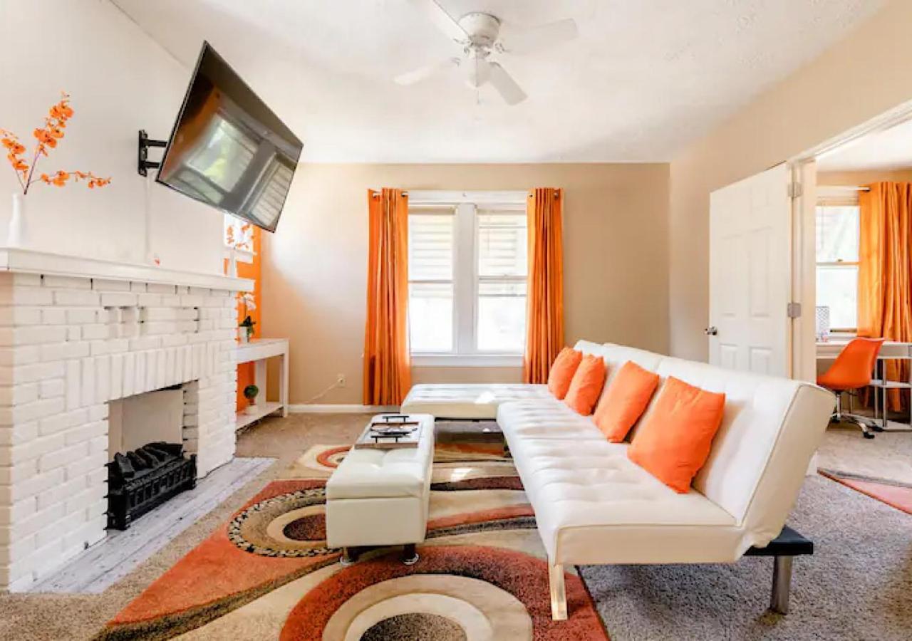 La Naranja Retreat - Cozy Duplex Near Downtown With Parking, 300 Mb Wifi & Self Check In Villa Cleveland Bagian luar foto