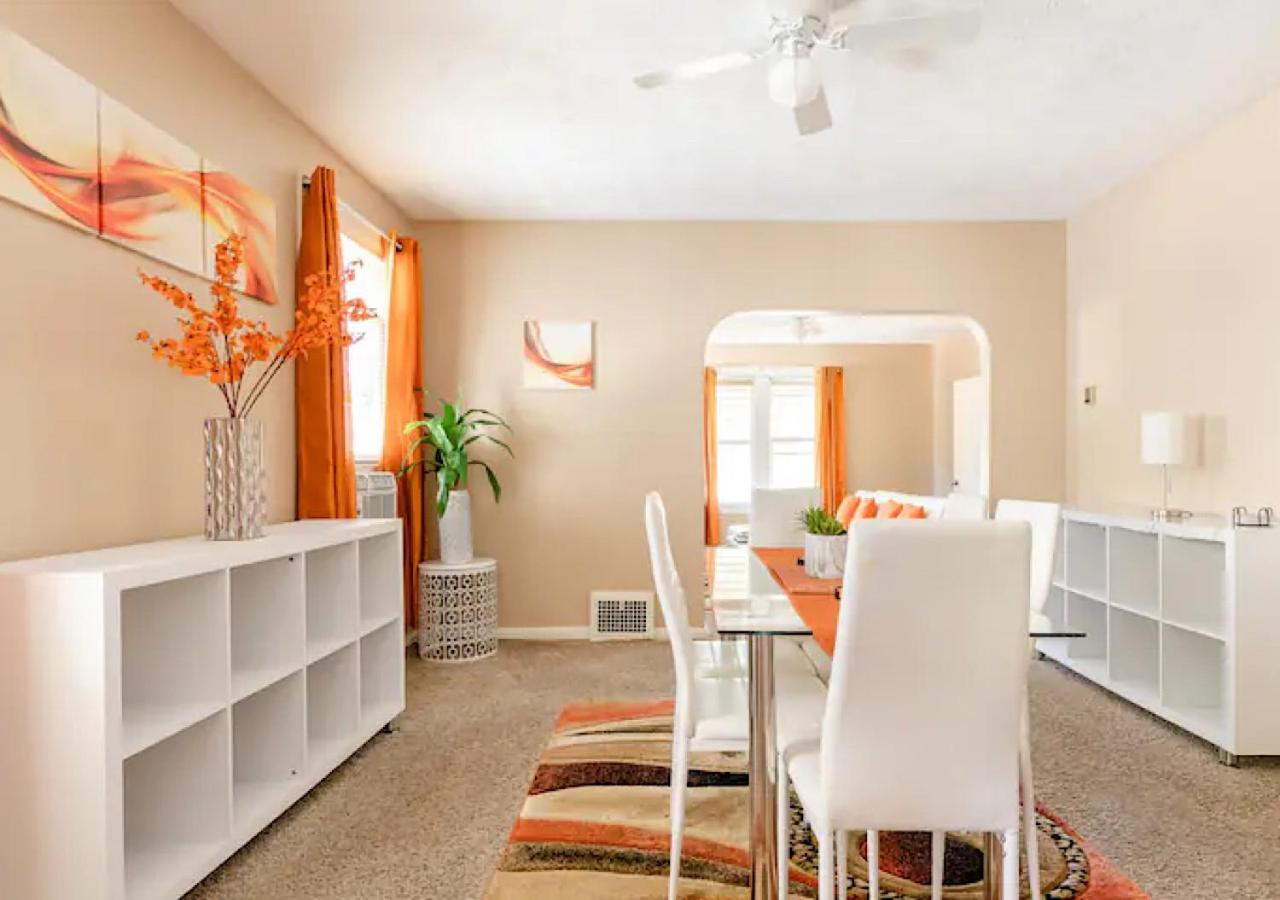 La Naranja Retreat - Cozy Duplex Near Downtown With Parking, 300 Mb Wifi & Self Check In Villa Cleveland Bagian luar foto