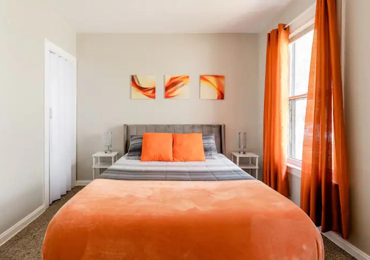 La Naranja Retreat - Cozy Duplex Near Downtown With Parking, 300 Mb Wifi & Self Check In Villa Cleveland Bagian luar foto