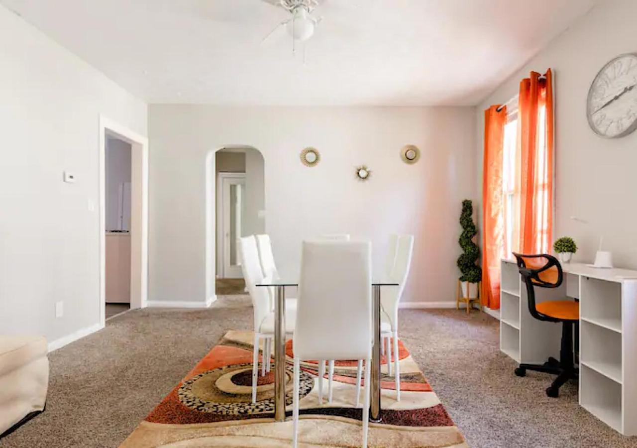 La Naranja Retreat - Cozy Duplex Near Downtown With Parking, 300 Mb Wifi & Self Check In Villa Cleveland Bagian luar foto