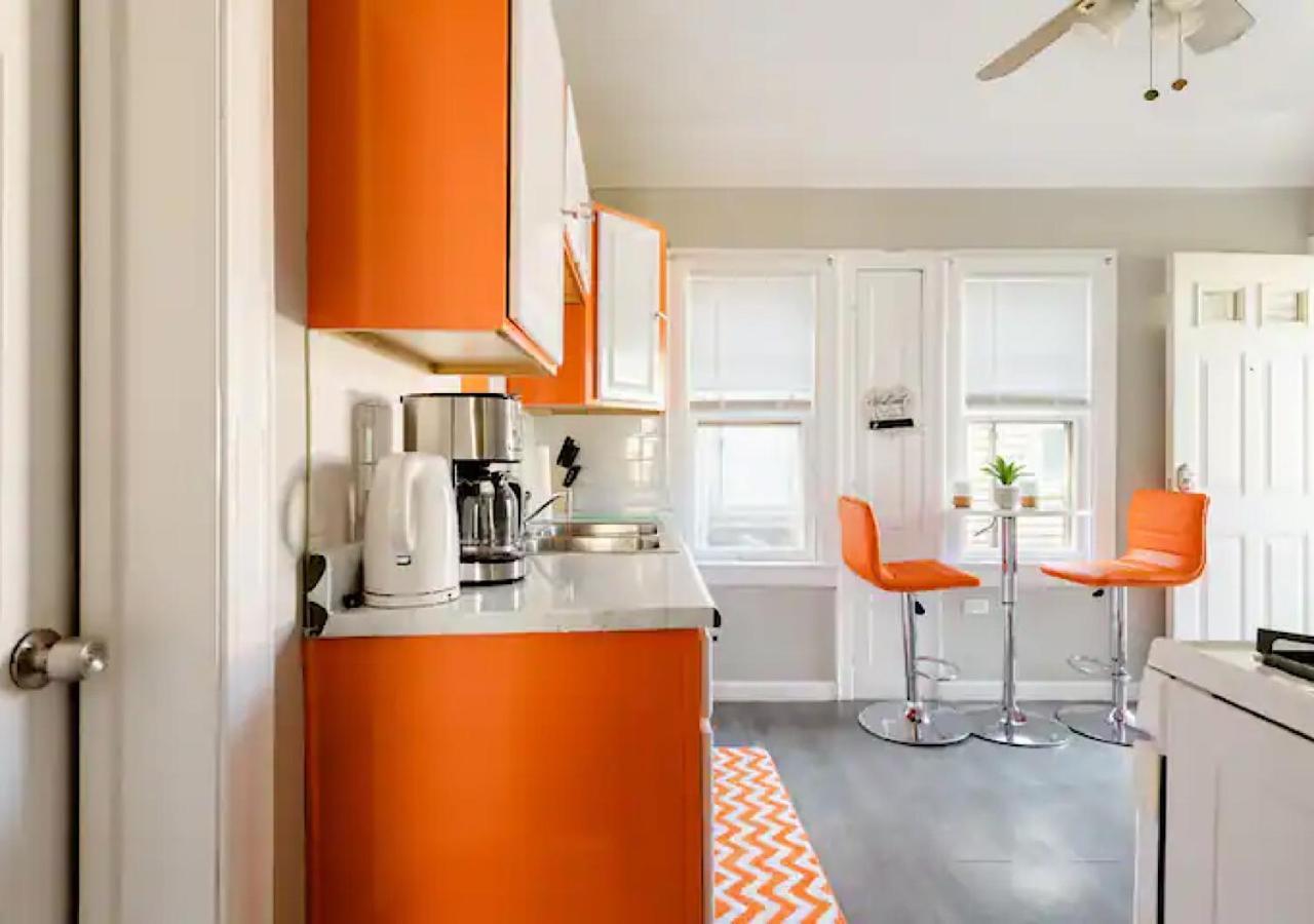 La Naranja Retreat - Cozy Duplex Near Downtown With Parking, 300 Mb Wifi & Self Check In Villa Cleveland Bagian luar foto