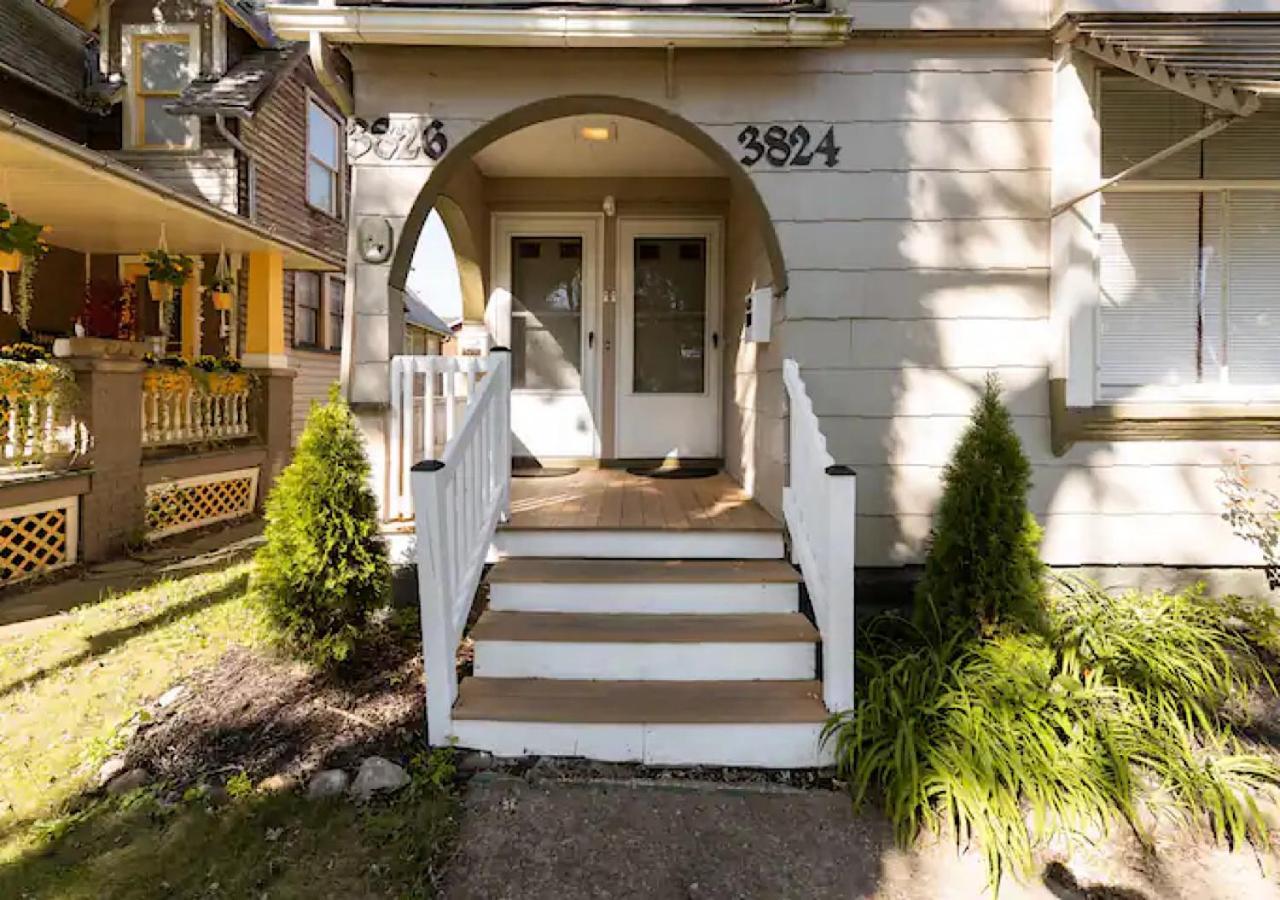 La Naranja Retreat - Cozy Duplex Near Downtown With Parking, 300 Mb Wifi & Self Check In Villa Cleveland Bagian luar foto